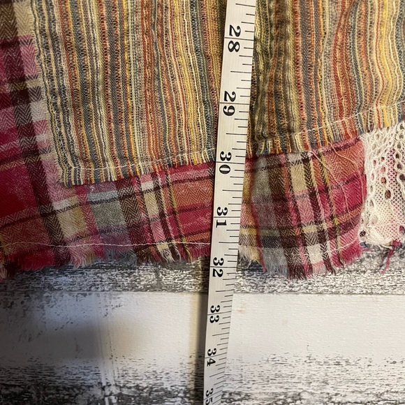 POL Lace-Trim Floral Blouse in Pink and Cream - Picture 11 of 15